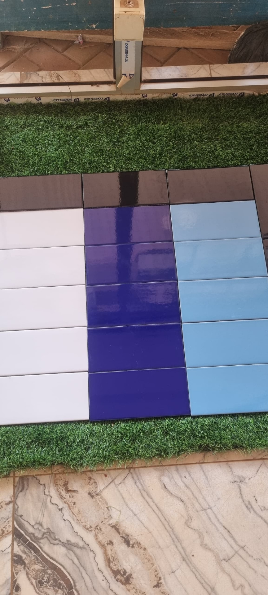 Carreaux de piscine — bleu et blanc